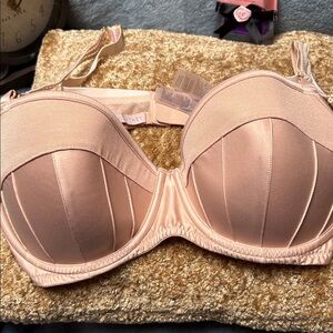 Stella McCartney Blush padded Bra in 38C. Satiny floral embroidered straps.
